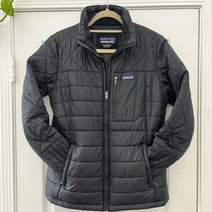 Patagonia Women’s Fitted Short Puffer Jacket